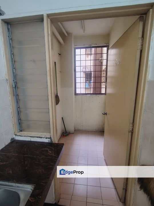  FOR SALE – Tropika Apartment, Bukit Tinggi Asking Price: RM 250, 000 (Nego), Selangor, Port Klang