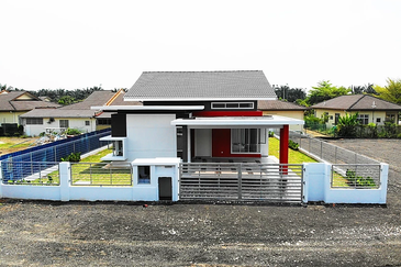 Pulau Indah ( Pulau Lumut )