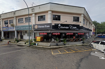 SHOPLOT CORNER LOT TAMAN UTAMA SEGAMAT JOHOR