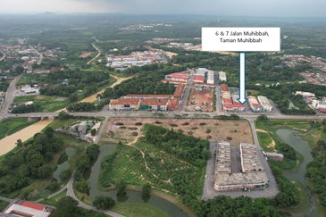 TAMAN MUHIBBAH SEGAMAT JOHOR CORNER LOT