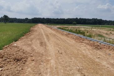 LOT BANGLO TANJONG KLING MELAKA TEPI SAWAH