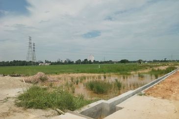 LOT BANGLO TANJONG KLING MELAKA TEPI SAWAH