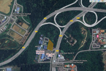 Durian Tunggal Melaka Ayer Keroh Petrol Pump Land Tanah 