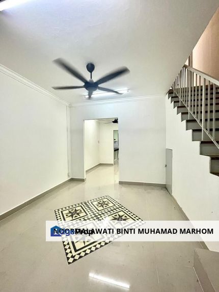 MURAH DAN CANTIK Double Storey Low Cost Terrace at Seksyen 19 Shah Alam , Selangor, Shah Alam