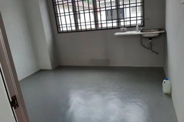 TAMAN SRI PUTRA SHOP OFFICE FOR RENT JALAN KEMPAS LAMA  