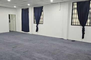 TAMAN SRI PUTRA SHOP OFFICE FOR RENT JALAN KEMPAS LAMA  