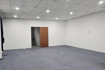 TAMAN SRI PUTRA SHOP OFFICE FOR RENT JALAN KEMPAS LAMA  