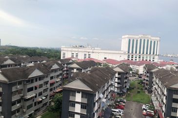 Tanjung Puteri Condominium