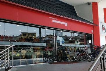 Jalan Dato Bandar Tunggal