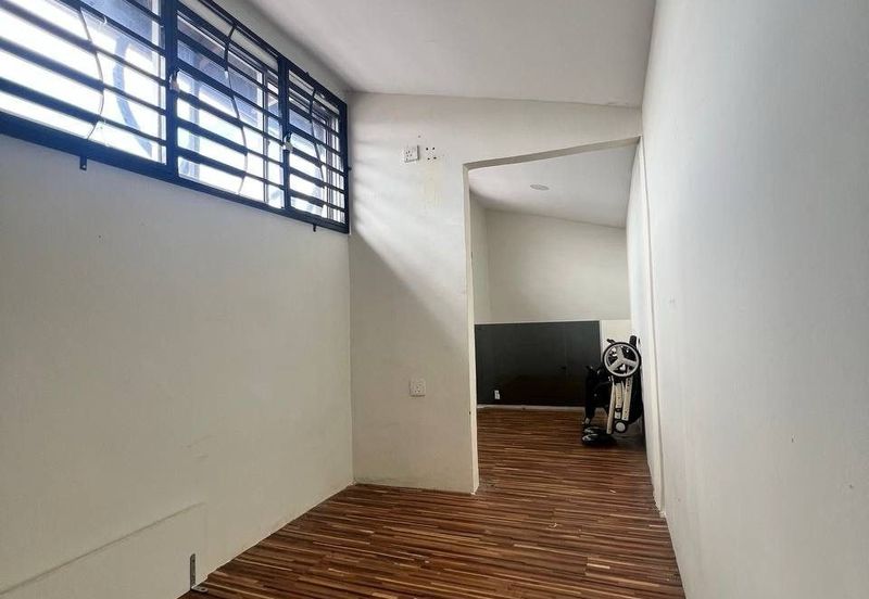 Taman Lembah Keramat AU5