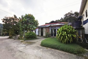 Jalan Felcra Semungkis Batu 14