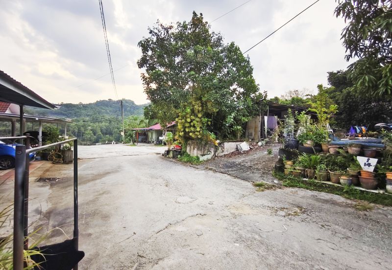 Jalan Felcra Semungkis Batu 14