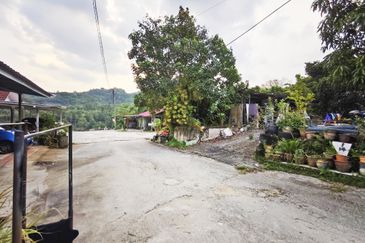 Jalan Felcra Semungkis Batu 14