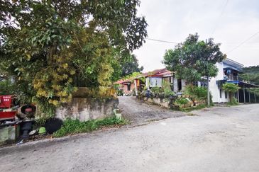 Jalan Felcra Semungkis Batu 14