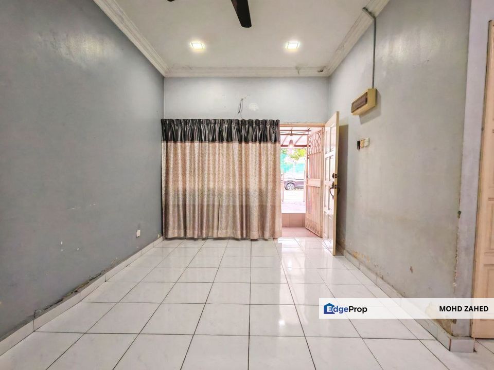 FACING OPEN PLAYGROUND Taman Sri Serdang Seri Kembangan Single Storey for Sale untuk dijual, Selangor, Seri Kembangan