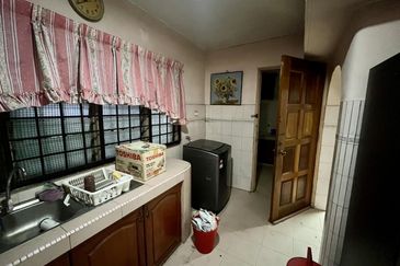 Taman Desa Keramat AU2