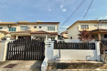 Taman Pinggiran Putra