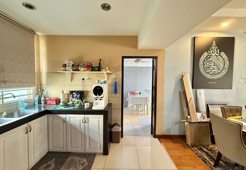 Taman Pinggiran Putra