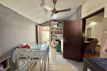 Taman Pinggiran Putra