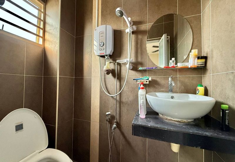 Taman Pinggiran Putra