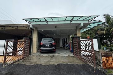 FACING OPEN Taman Fairuza near Tasik Tambahan Ampang Campuran Double Storey for Sale untuk dijual