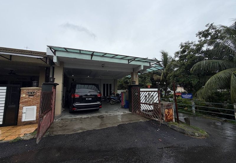 FACING OPEN Taman Fairuza near Tasik Tambahan Ampang Campuran Double Storey for Sale untuk dijual