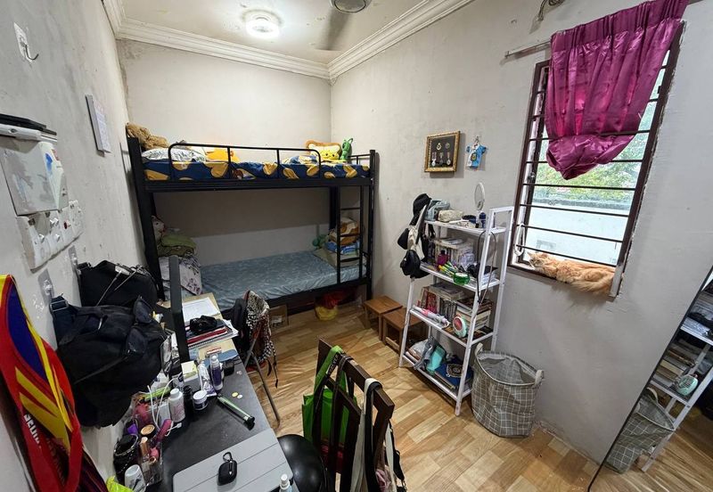 FACING OPEN Taman Fairuza near Tasik Tambahan Ampang Campuran Double Storey for Sale untuk dijual