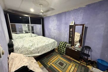 FACING OPEN Taman Fairuza near Tasik Tambahan Ampang Campuran Double Storey for Sale untuk dijual