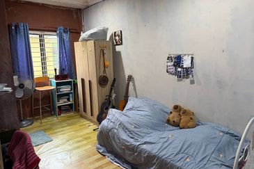 FACING OPEN Taman Fairuza near Tasik Tambahan Ampang Campuran Double Storey for Sale untuk dijual