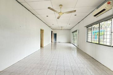 Taman Pinggiran Putra