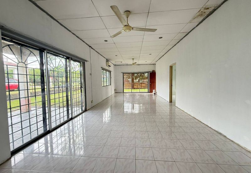 Taman Pinggiran Putra