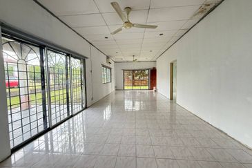 Taman Pinggiran Putra