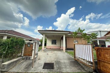 Taman Pinggiran Putra