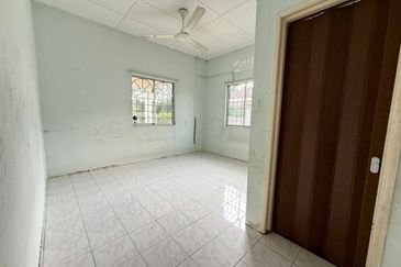 Taman Pinggiran Putra