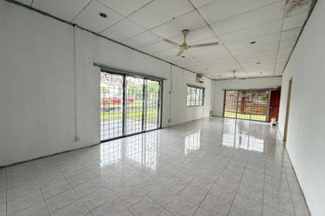 Taman Pinggiran Putra