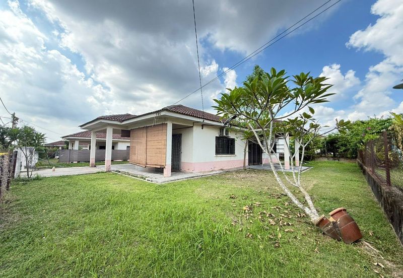 Taman Pinggiran Putra