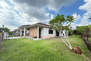 Taman Pinggiran Putra