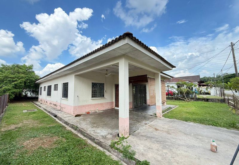 Taman Pinggiran Putra