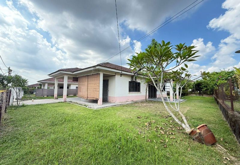 Taman Pinggiran Putra