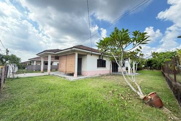 Taman Pinggiran Putra