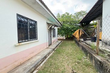 Taman Pinggiran Putra