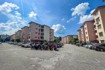 Pangsapuri Sri Raya, Ukay Perdana