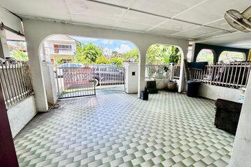 AU 1 (Datuk Keramat)