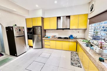 AU 1 (Datuk Keramat)