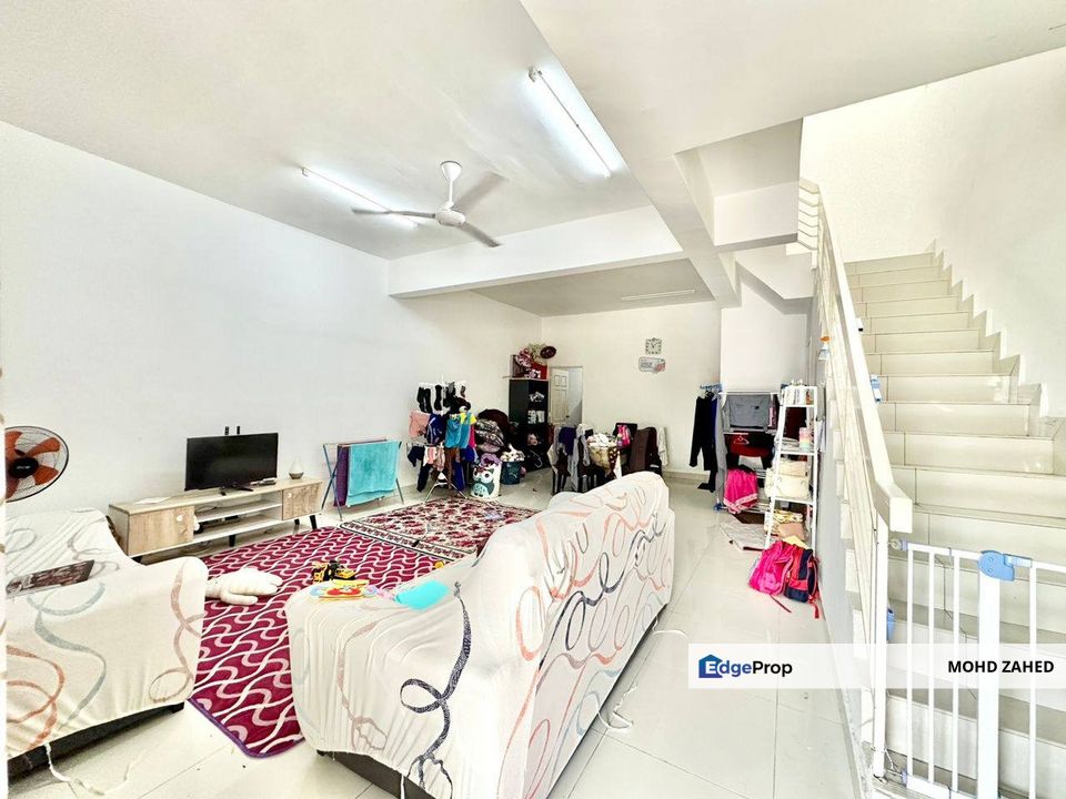 Taman dato Demang Bandar Putra Permai Seri Kembangan Double Storey for Sale untuk jual, Selangor, Seri Kembangan