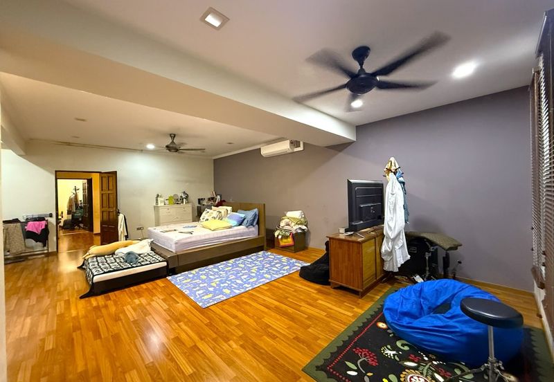 Taman Lembah Keramat AU5