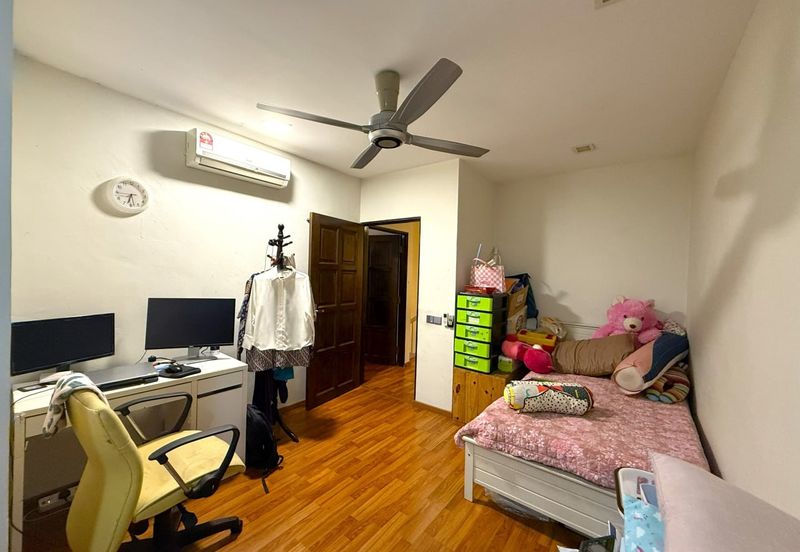 Taman Lembah Keramat AU5