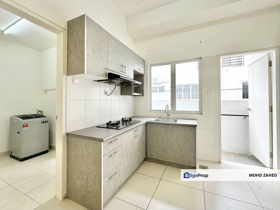 FACING OPEN Bayu Heights 2 Taman Desa Serdang Seri Kembangan 3 Storey for sale untuk dijual, Selangor, Seri Kembangan