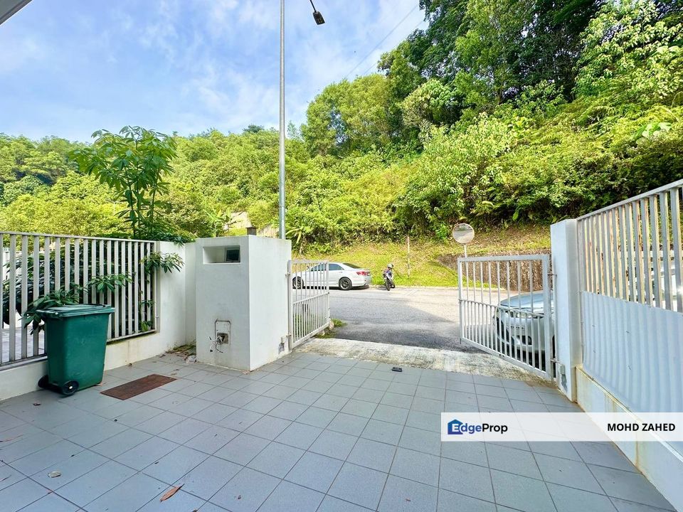 FACING OPEN Bayu Heights 2 Taman Desa Serdang Seri Kembangan 3 Storey for sale untuk dijual, Selangor, Seri Kembangan