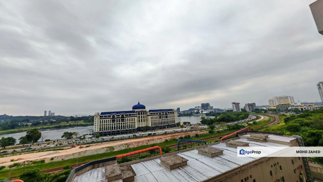 2 COVERED PARKING FACING LAKE Fortune Park Apartment Seri kembangan FOr sale untuk dijual, Selangor, Seri Kembangan